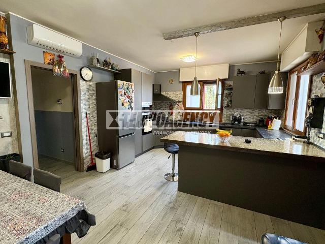 Appartamento in vendita a Quartiere delle Rose, Pieve Emanuele