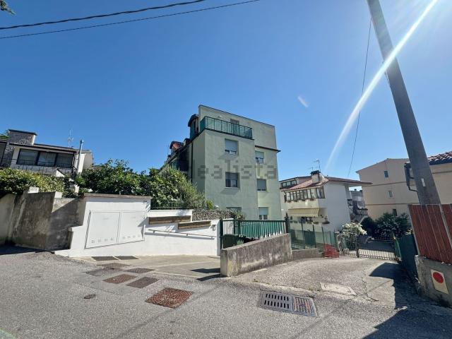 Appartamento in vendita a Riostorto, Muggiò