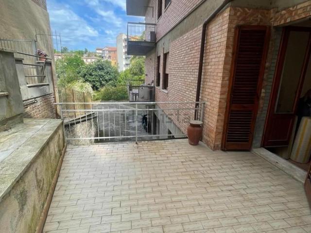 Appartamento in vendita a Camollia, Siena