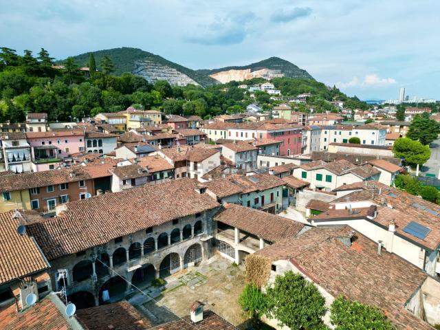 Appartamento in vendita a Rezzato, Brescia