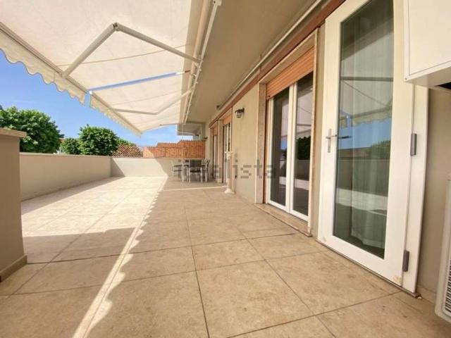 Appartamento in vendita a Vittoria Apuana, Forte Dei Marmi