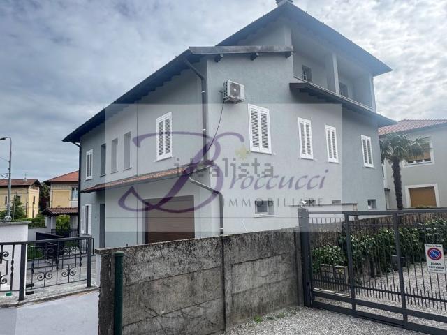 Appartamento in vendita a Schirannetta, Varese