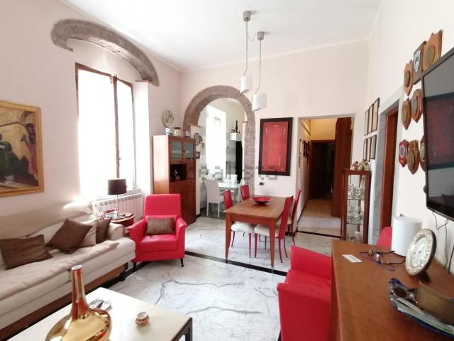 Appartamento in vendita a Carrara, Toscana
