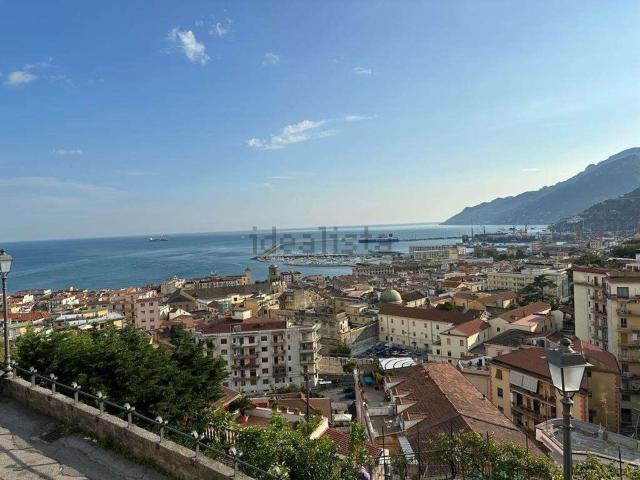 Appartamento in vendita a Salerno