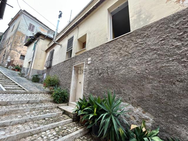 Appartamento in vendita a Priverno, Lazio