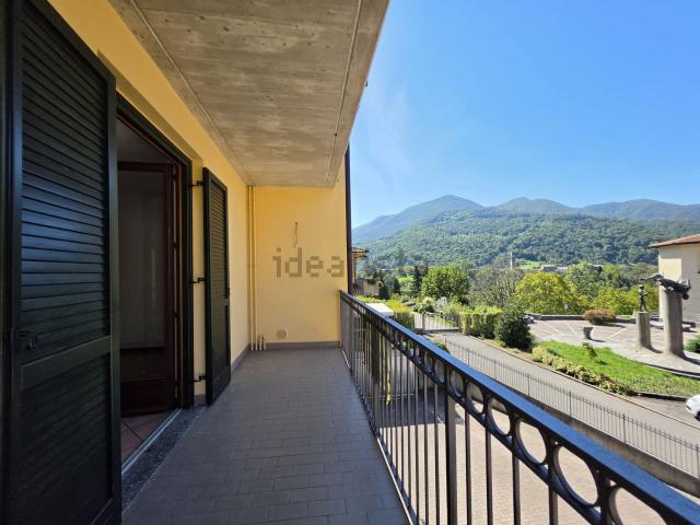 Appartamento in vendita a Endenna, Zogno