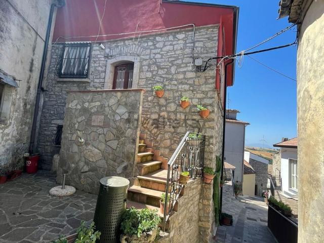 Appartamento in vendita a Monteleone di Puglia, Foggia