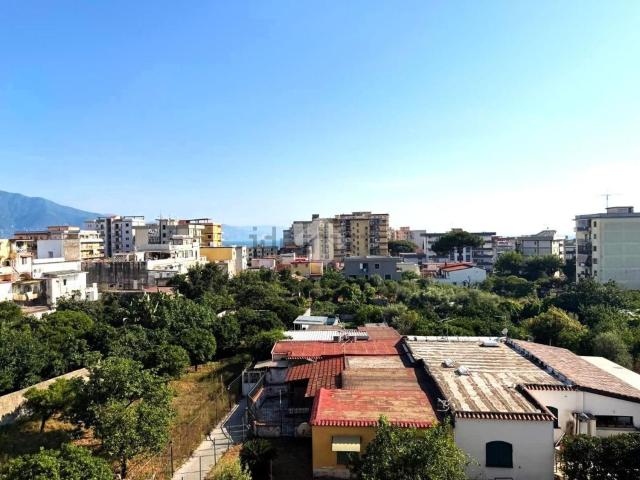 Appartamento in vendita a Oncino, Torre Annunziata