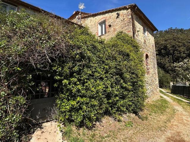 Appartamento in vendita a Buti, Toscana