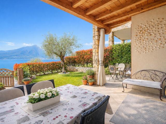 Appartamento in vendita a Torri Del Benaco, Veneto