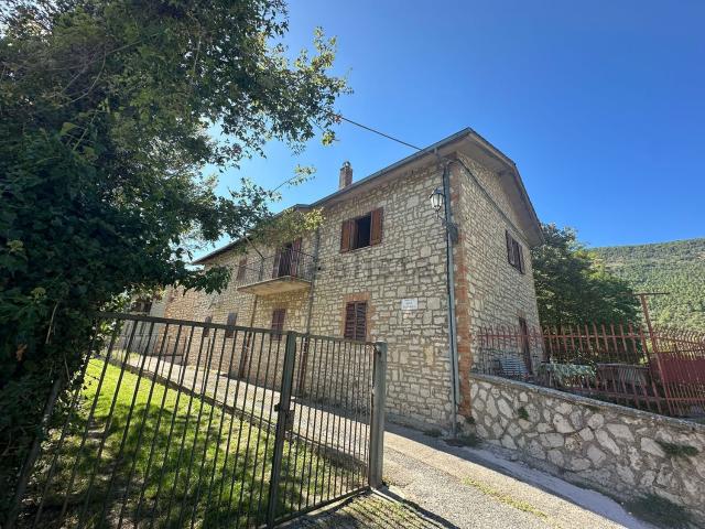 Appartamento in vendita a Polino, Umbria