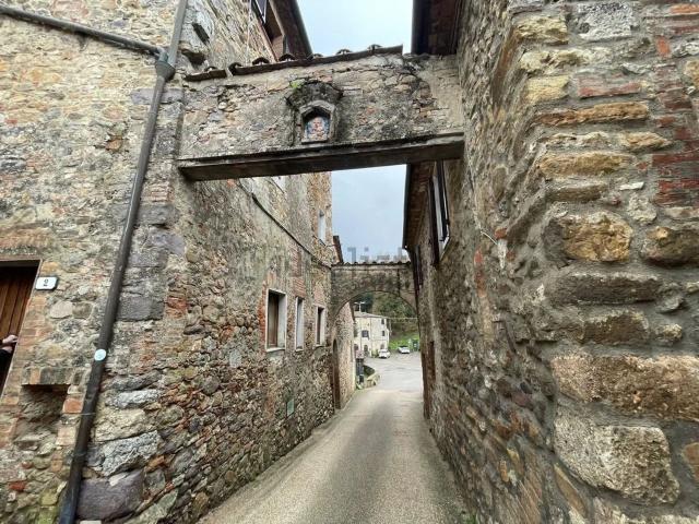 Appartamento in vendita a Monticiano, Toscana