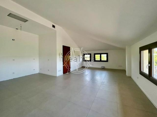 Appartamento in vendita a Lubiana, Sorbolo