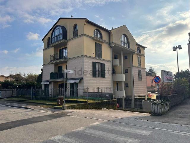 Appartamento in vendita a Crevenna, Erba