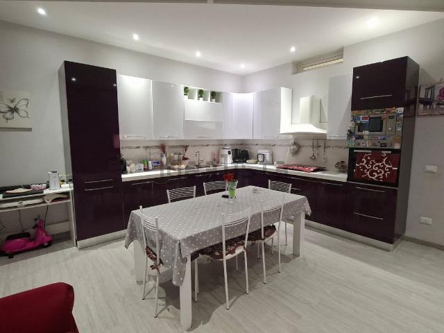 Appartamento in vendita a Paternò, Catania