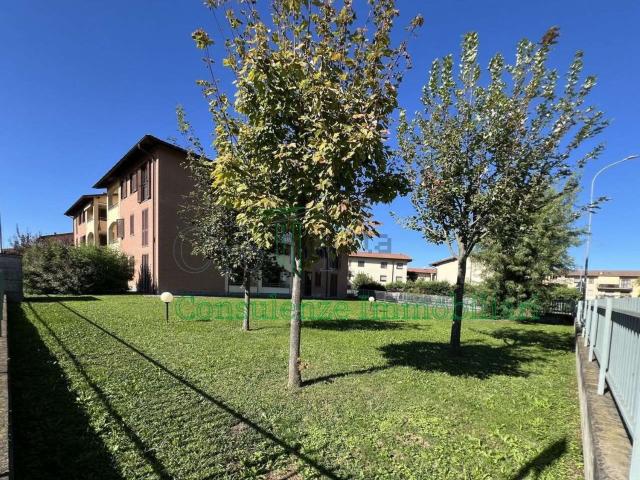 Appartamento in vendita a Casorate Primo, Lombardia