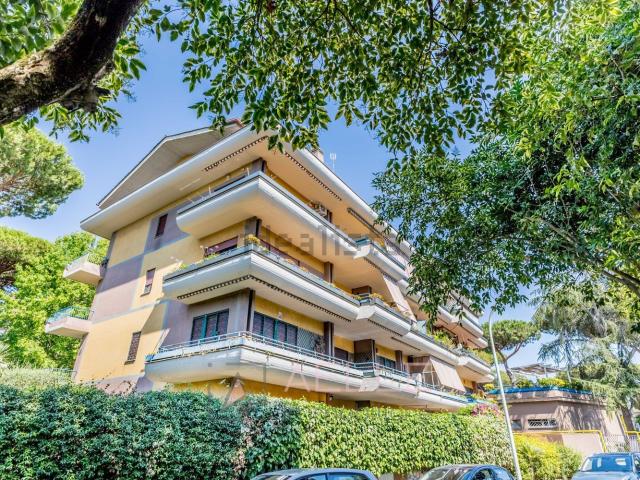 Appartamento in vendita a Axa, Roma Capitale