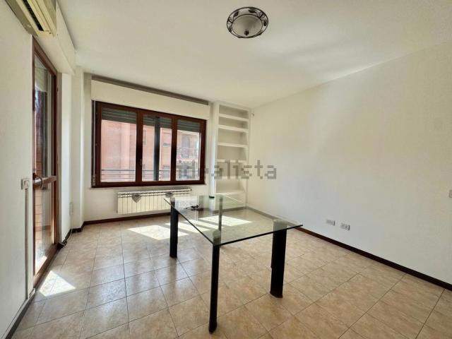 Appartamento in vendita a Osteria del Curato, Roma Capitale