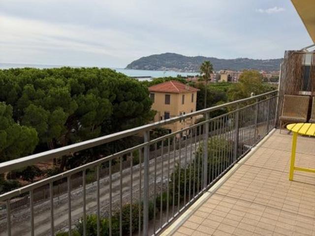 Appartamento in vendita a Cervo, Liguria