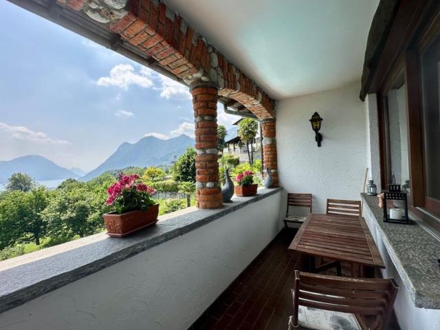 Appartamento in vendita a Carlazzo, Lombardia