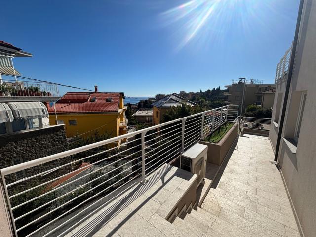 Appartamento in vendita a Poggio del Sole, Albissola Marina