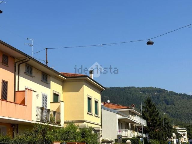 Appartamento in vendita a Prato, Toscana