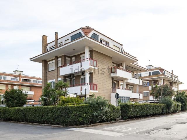 Appartamento in vendita a Centro Regina, Ardea