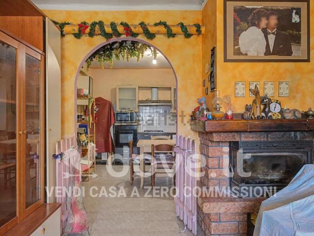 Appartamento in vendita a Follo, Liguria