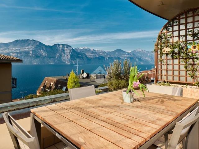 Appartamento in vendita a Brenzone sul Garda, Magugnano