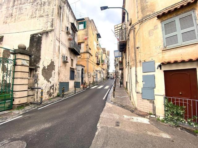 Appartamento in vendita a Portici, Campania