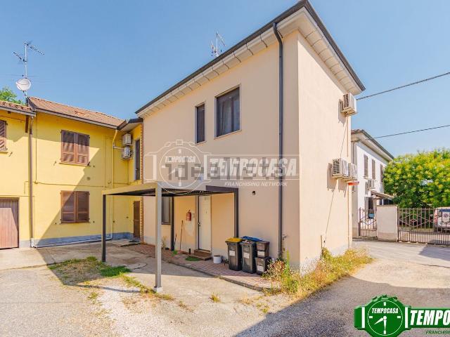 Appartamento in vendita a Bastida Pancarana, Lombardia