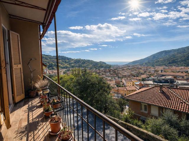 Appartamento in vendita a Carrara, Toscana