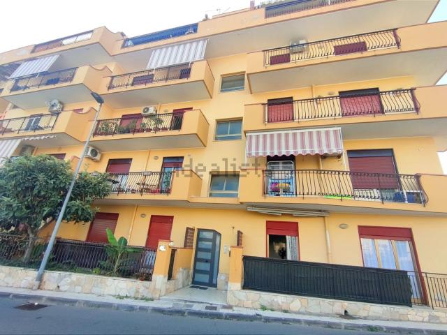 Appartamento in vendita a Nizza Di Sicilia, Sicilia