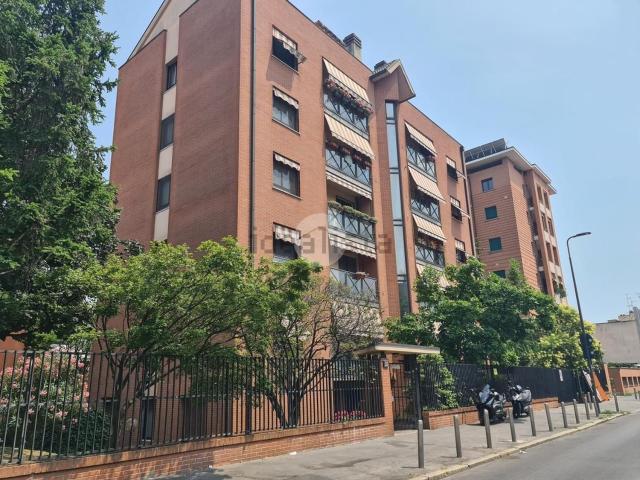 Appartamento in vendita a Municipio 9, Milano