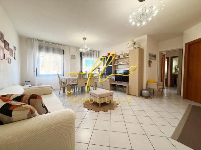 Appartamento in vendita a Cecina, Toscana
