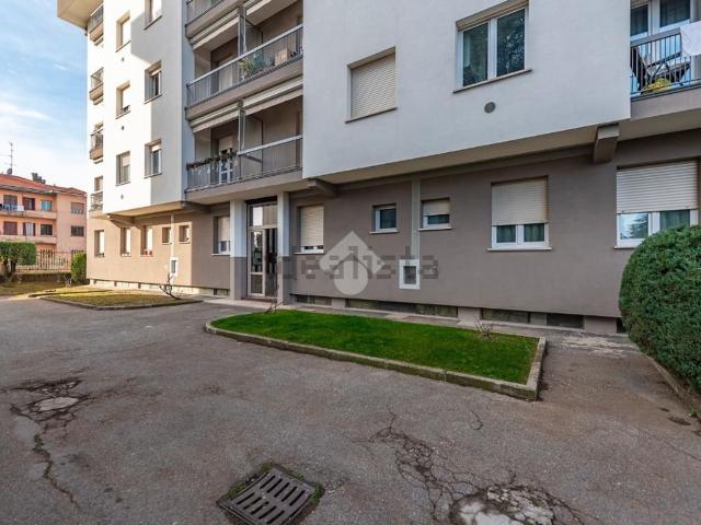 Appartamento in vendita a Rescaldina, Lombardia