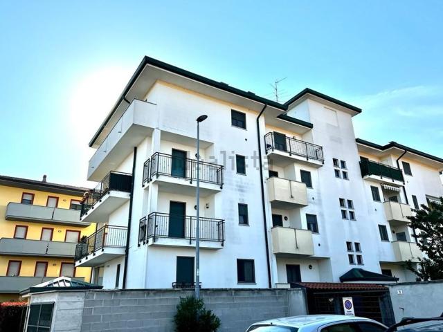 Appartamento in vendita a Trecate, Novara