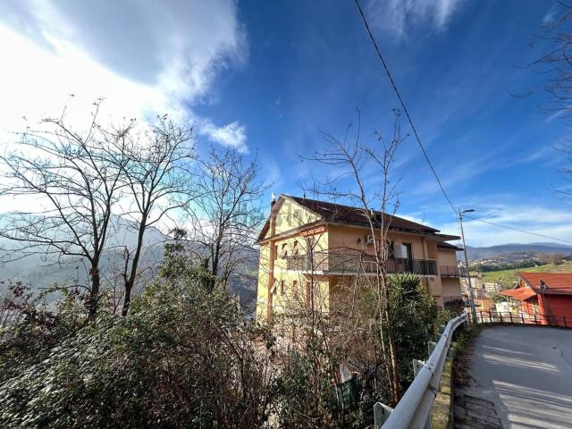 Appartamento in vendita a Serra Riccò, Liguria