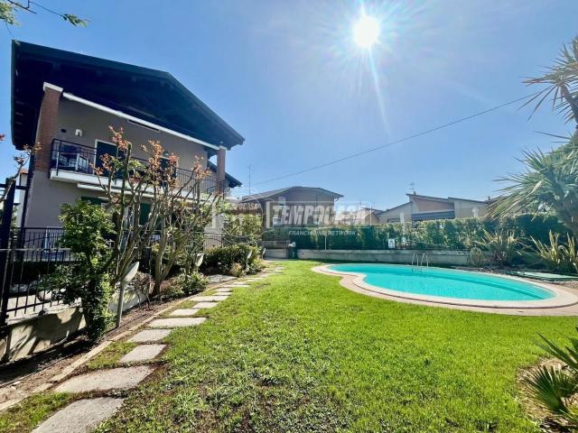 Appartamento in vendita a Peschiera Del Garda, Veneto