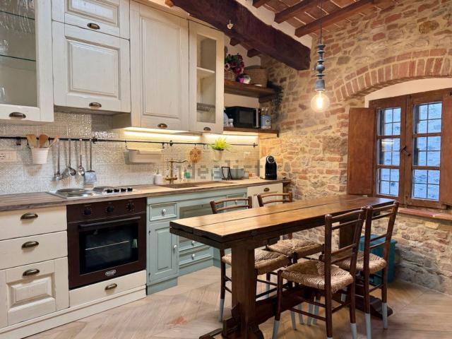 Appartamento in vendita a Suvereto, Toscana