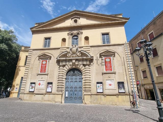 Appartamento in vendita a Centro Storico, Marche