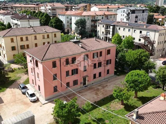 Appartamento in vendita a Est, Brenzone