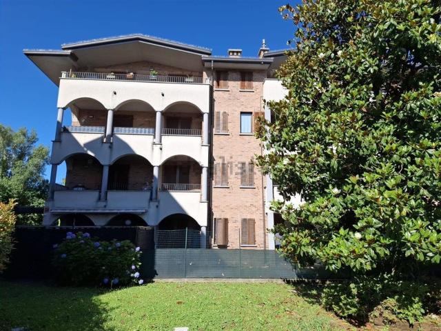 Appartamento in vendita a Barlassina, Lombardia