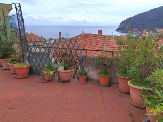 Appartamento in vendita a Noli, Liguria