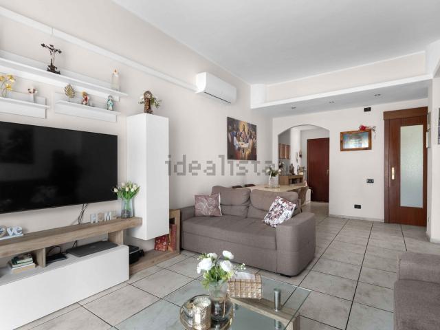 Appartamento in vendita a Isola Rosa, Trezzano Sul Naviglio