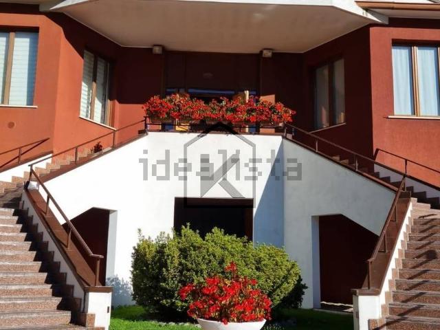 Appartamento in vendita a Valbrona, Lombardia