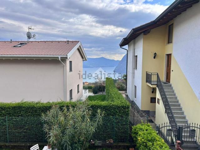 Appartamento in vendita a Solto Collina, Lombardia