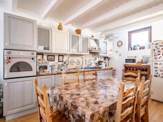 Appartamento in vendita a Costa Masnaga, Lombardia