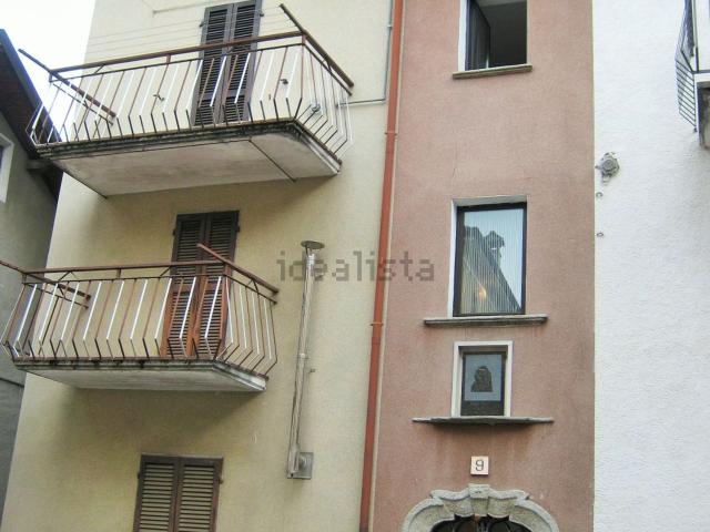 Appartamento in vendita a Schignano, Lombardia