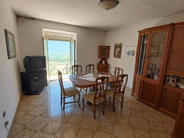 Appartamento in vendita a Vallecorsa, Lazio